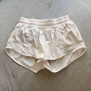 Lululemon Hotty Hot Shorts II 2.5”